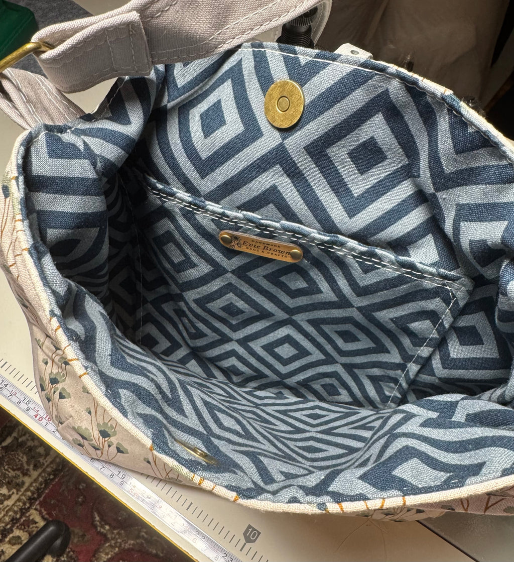 Trail Tote Crossbody - Large