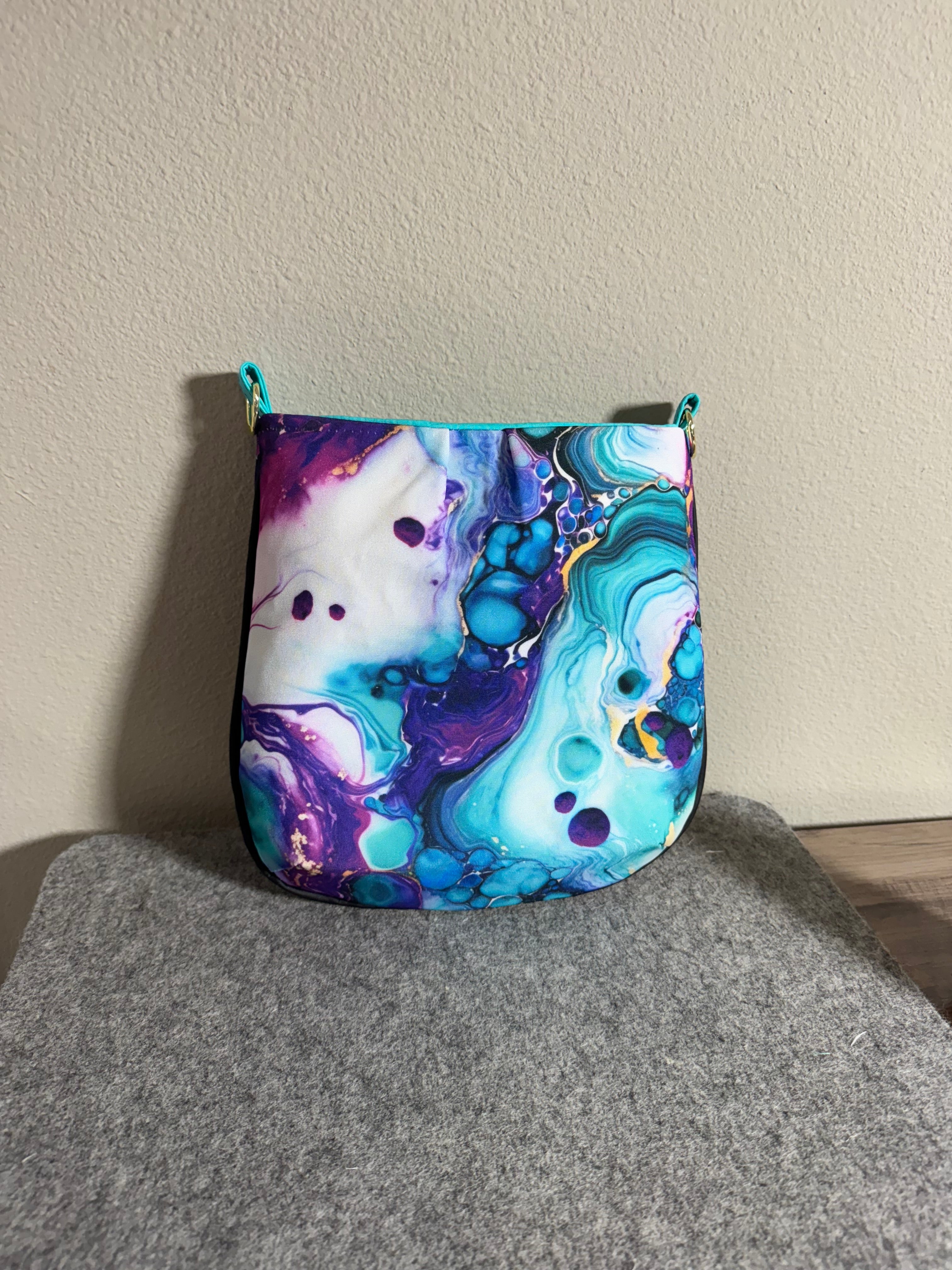 Trail Tote Crossbody - Small